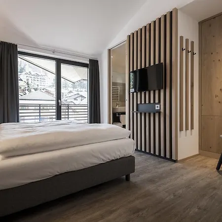 Fever Apart Otel